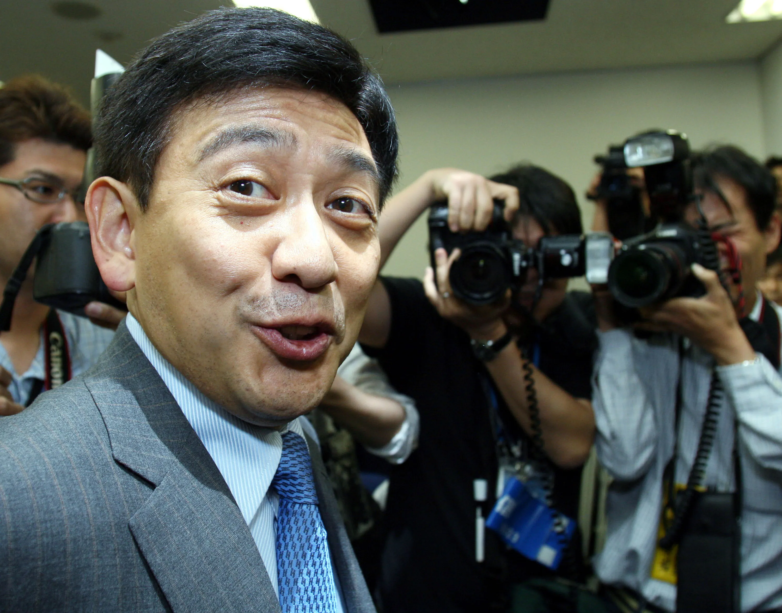 Yoshiaki Murakami speaks in Tokyo on June 5, 2006.