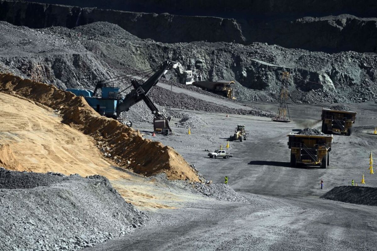 Botswana Has Credit Rating Cut by S&P on Diamond Slump