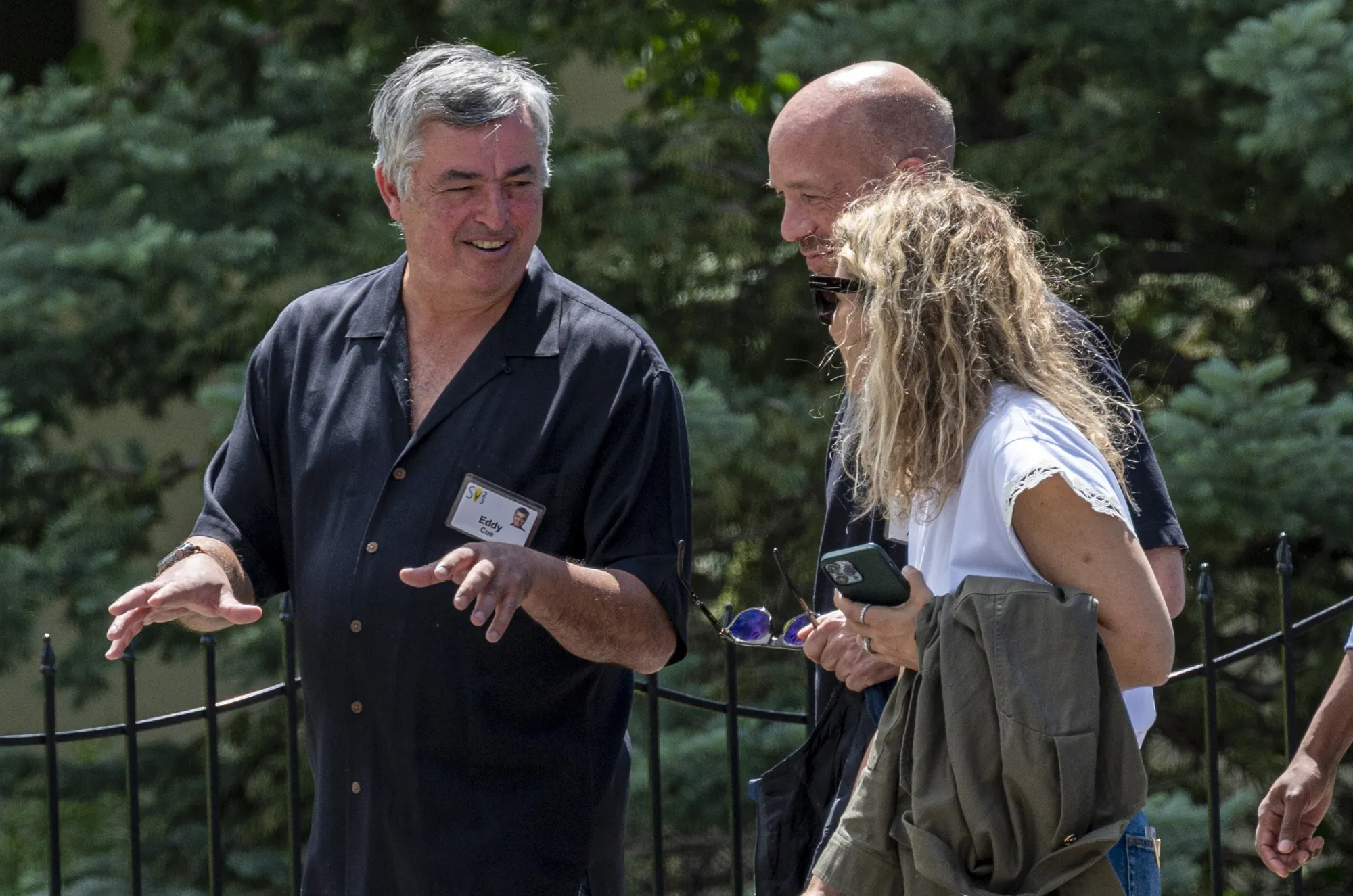 Eddy Cue, senior vice president of services at Apple Inc., left, walks to lunch during the Allen &amp; Co. Media and Technology Conference in Sun Valley, Idaho, US, on Thursday, July 13, 2023.&nbsp;