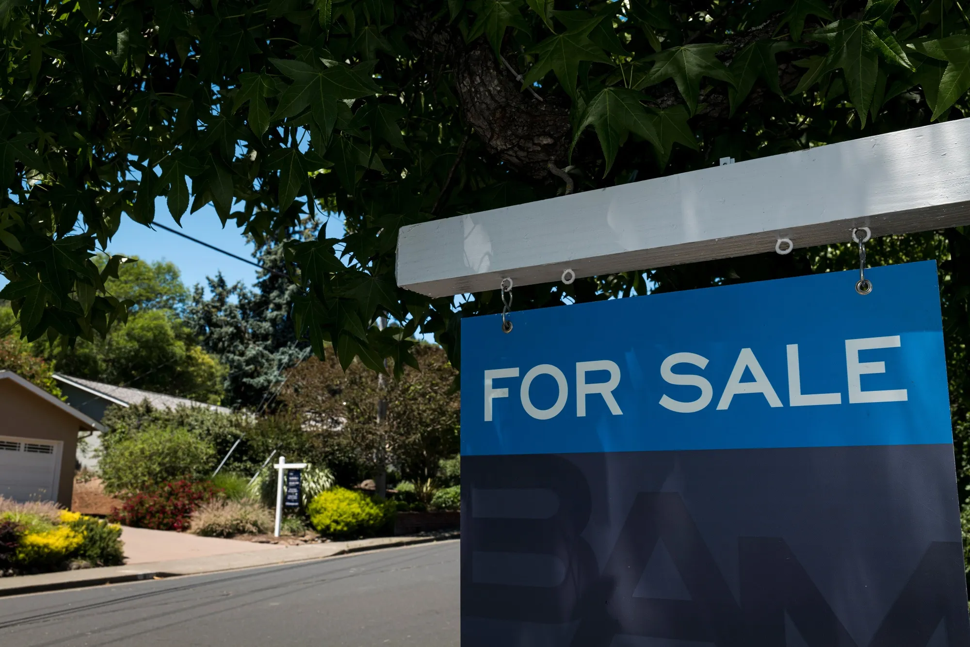 Wealthy Havens Lure Homebuyers in 'Mad Rush' From San Francisco