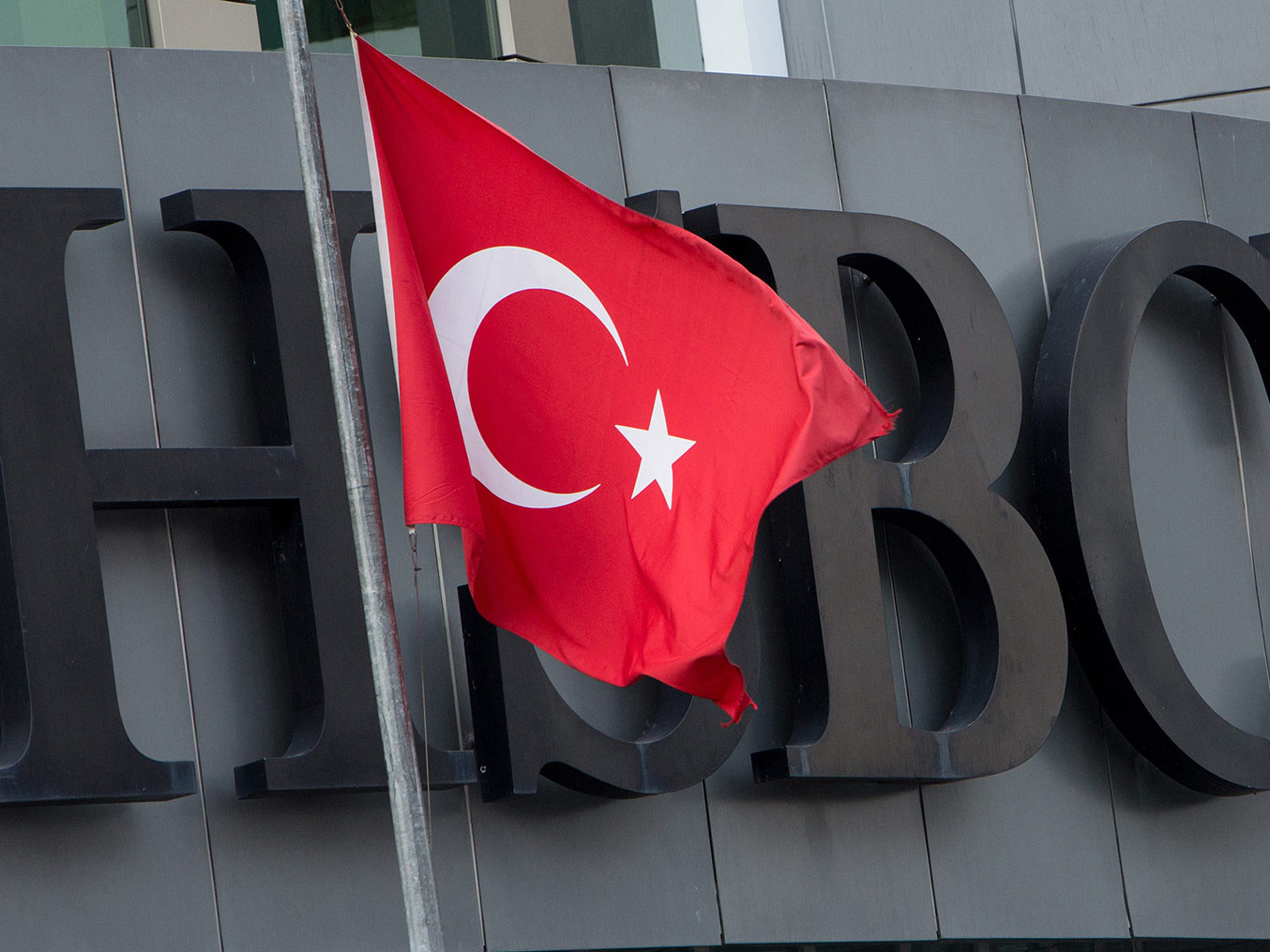 HSBC Turkey CEO Under Probe for 2013 Erdogan Retweet: Cumhuriyet