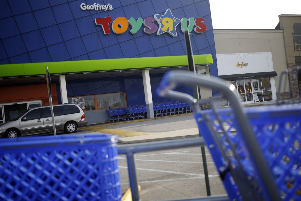 Toys ‘R’ Us Files to Shut Down Its U.S. Operations Bloomberg