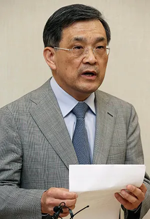 In Samsung's War at Home, an Apology to Cancer-Stricken Workers
