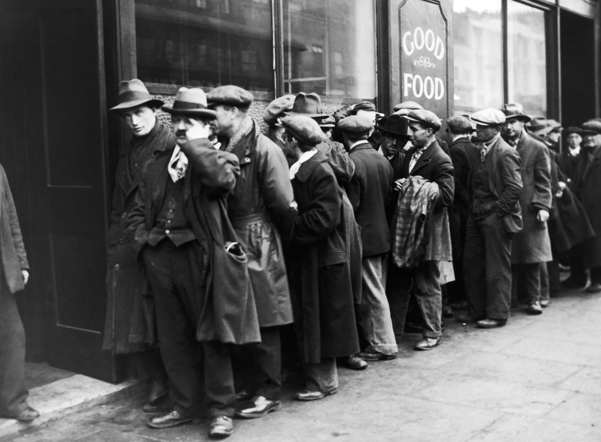 Unemployed men queuing outside a Salvation Army hostel in&nbsp;1935.&nbsp;