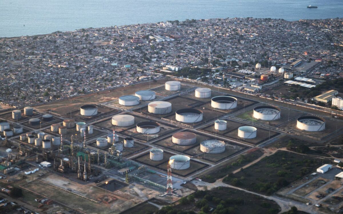 ⚫️ BLOOMBERG: La produzione di petrolio dell'Angola scende sotto un milione di barili al giorno dopo l'uscita dall'OPEC