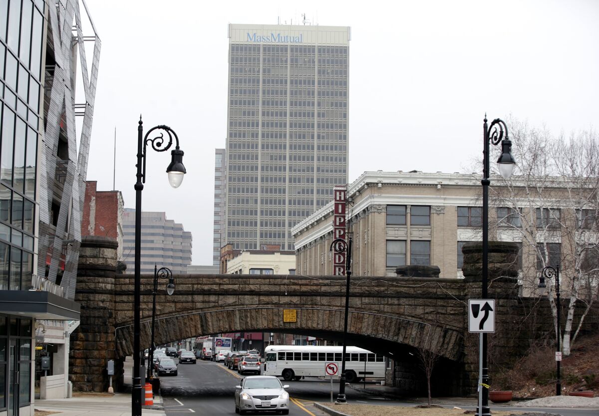 SEC Probes MassMutual for Accounting Practices, WSJ Reports