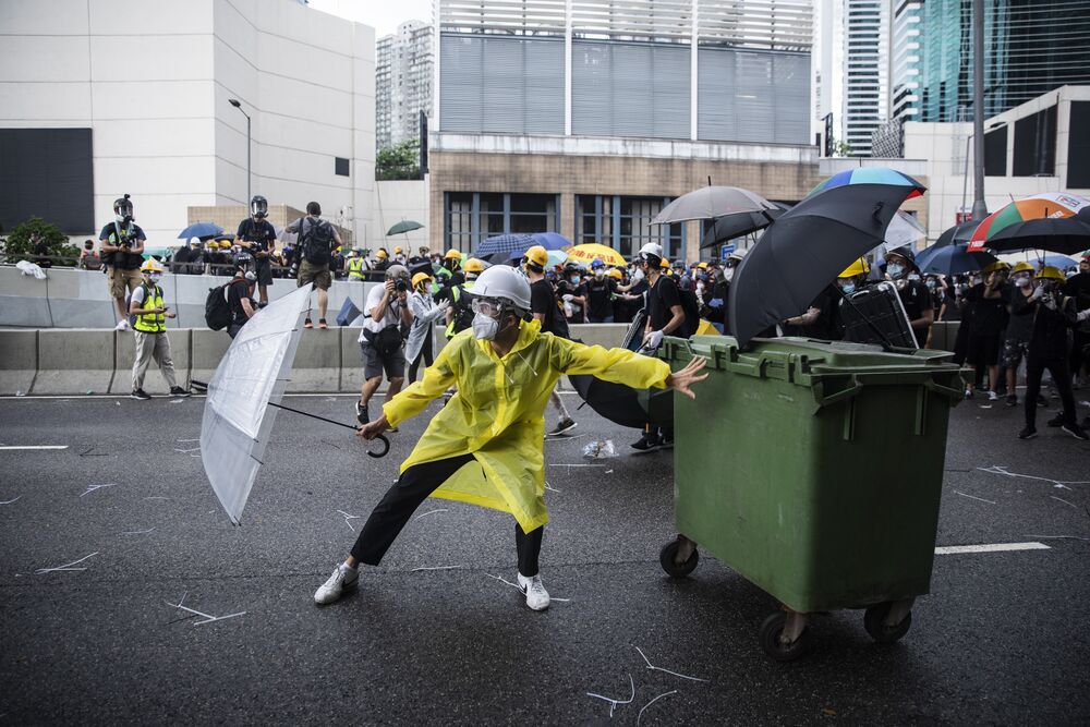 Fresh Hong Kong Protests Signal Gridlock Facing Lam 