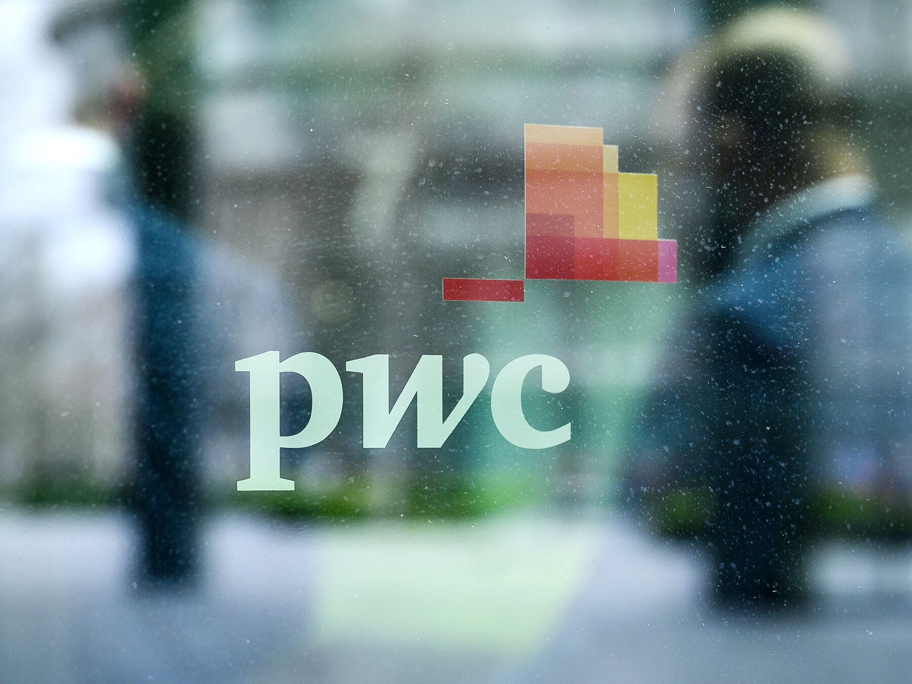 PWC Fined £5.6 Million For Babcock Audit Work By UK Watchdog - Bloomberg