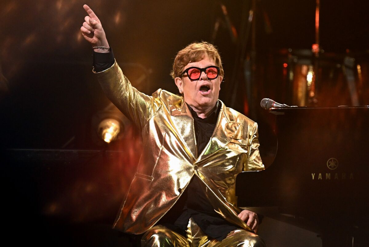 Sir Elton John to Hold 'Final Farewell Show' in Sweden This Weekend as Tour Ends