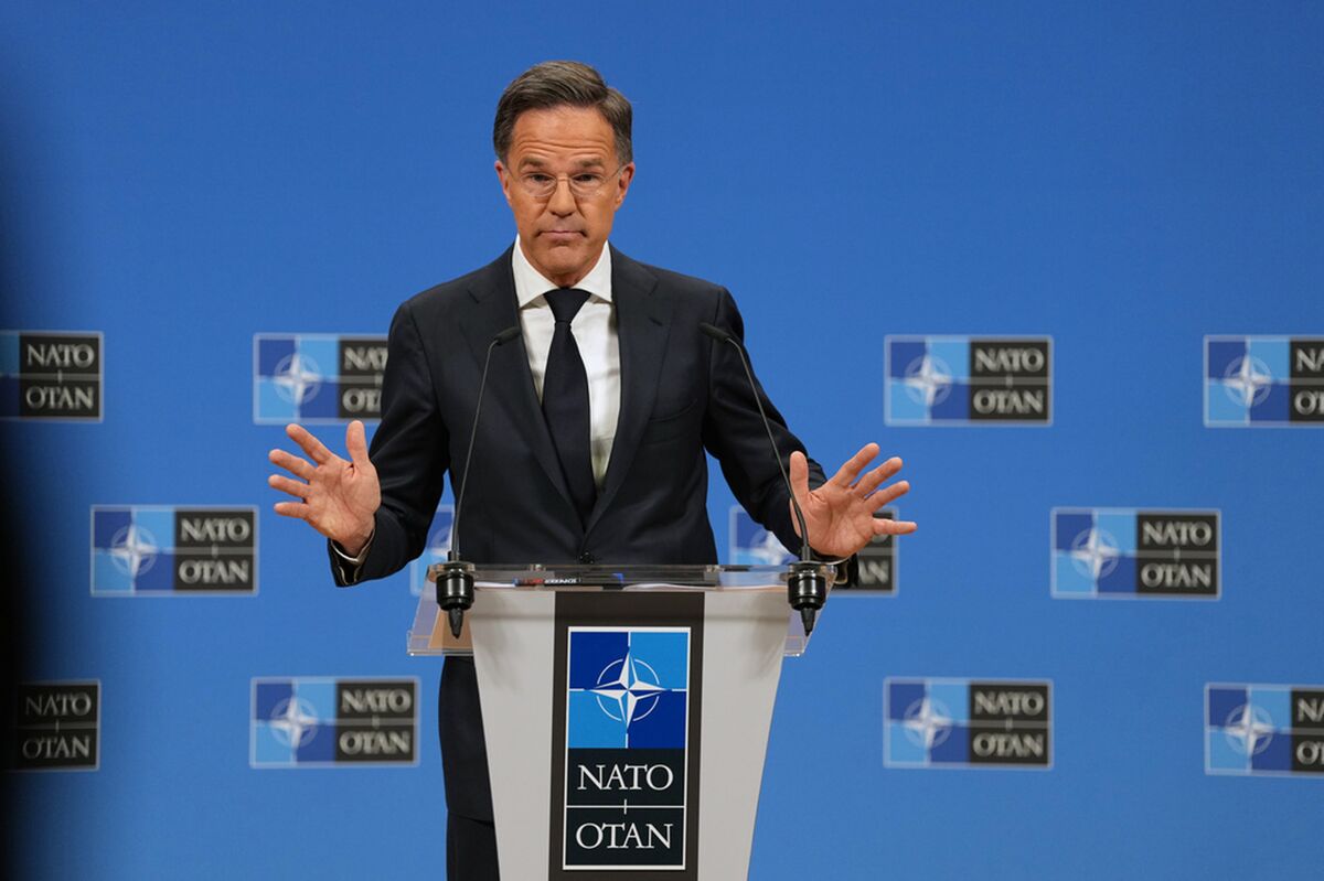 NATO Chief Says Allies Are Informally Discussing Hormuz Mission