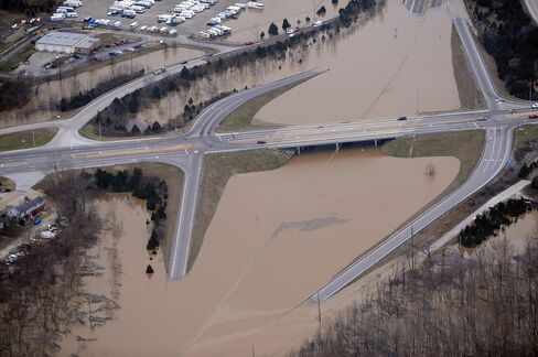 Missouri Confronts Major Flooding in 16 Counties as Rivers Crest