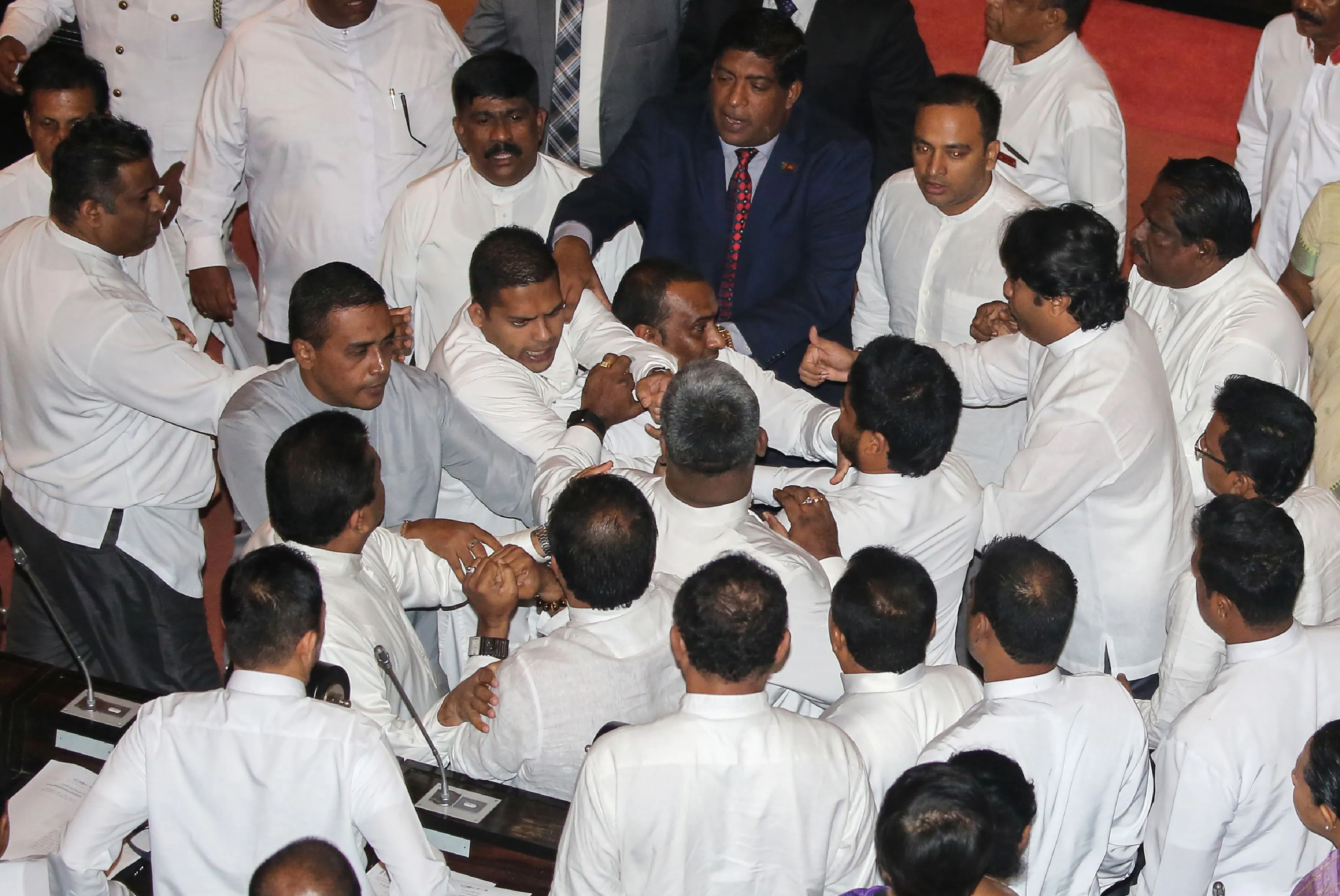 Rival lawmakers clash on Nov. 15.