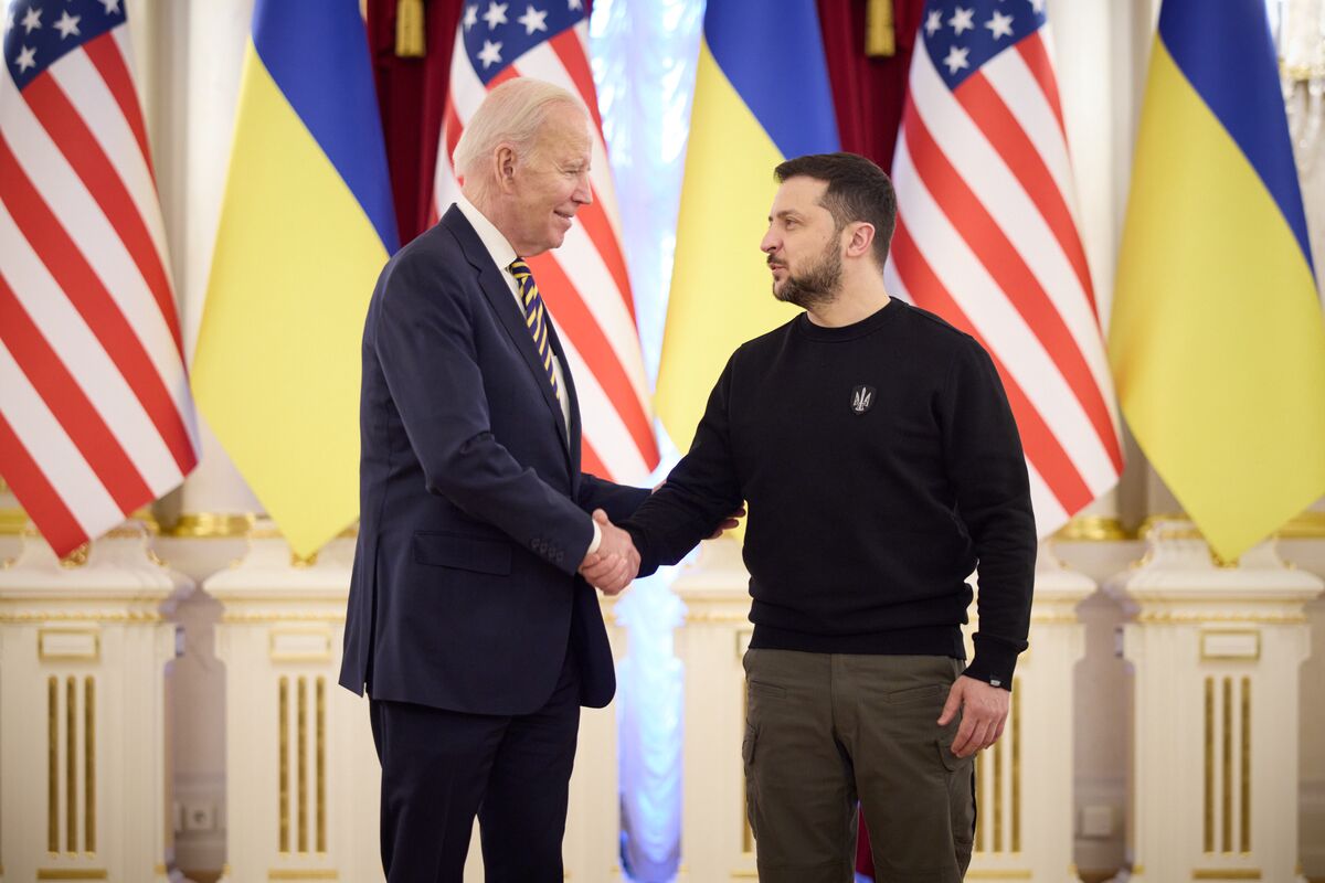 Ukraine President Zelenskiy Set to Visit Biden at White House Next Week ...