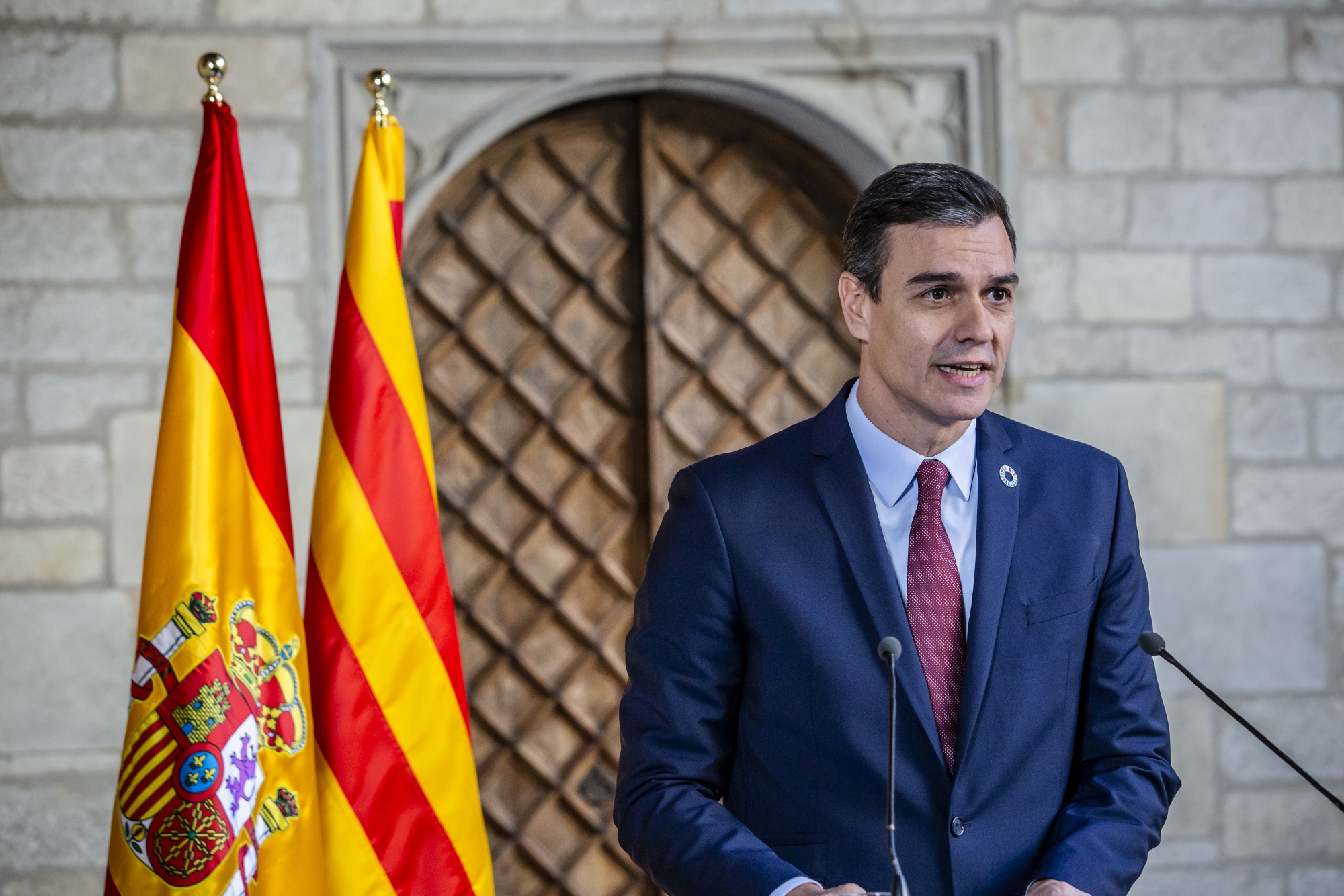 El español Sánchez se reúne con el presidente catalán Tora antes de las elecciones de Snapchat