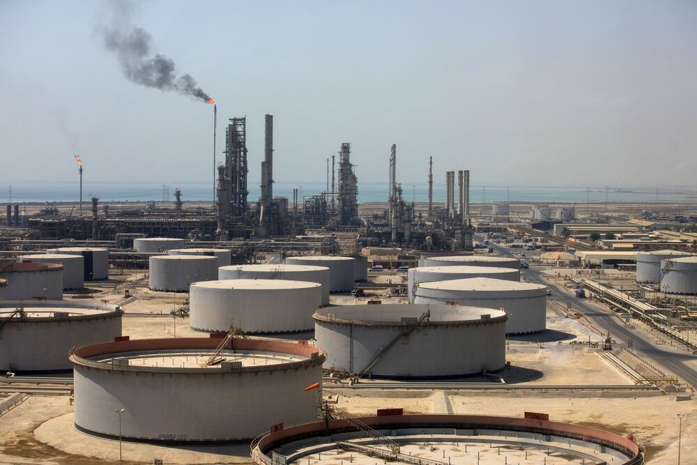 How Much Does Aramco Pollute Missing Emissions Might Double Carbon Footprint Bloomberg