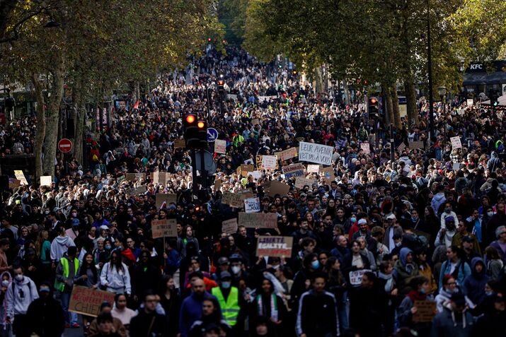 France Toughens Response to Protests as Officials Admit Failure