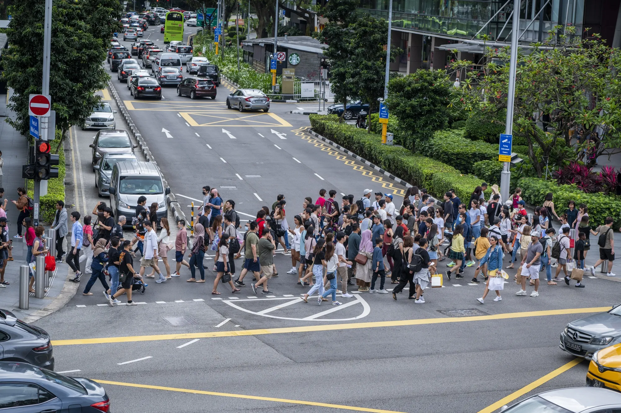 Singapore's Population Tops 6 Million as Non-Residents Swell - Bloomberg