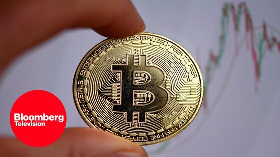 Bitcoin Hits Highest Level in Two Weeks as Big-Money Bets Flow