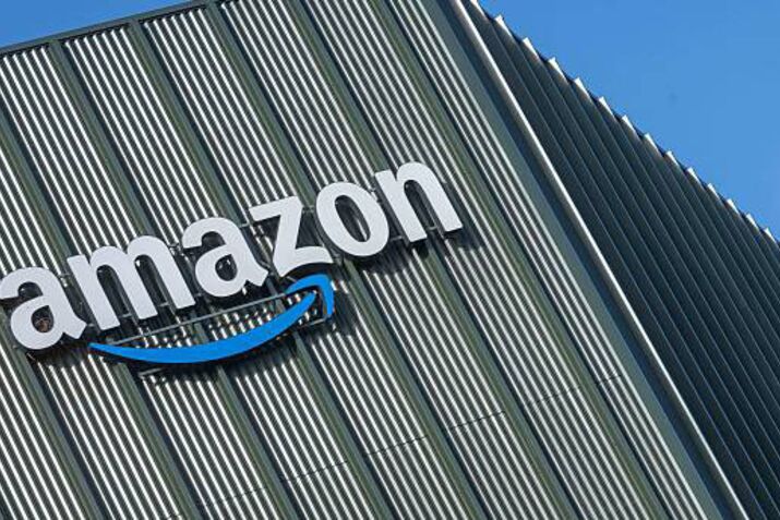 Amazon’s $11.6 Billion Globalstar Deal Amps Up Musk Rivalry