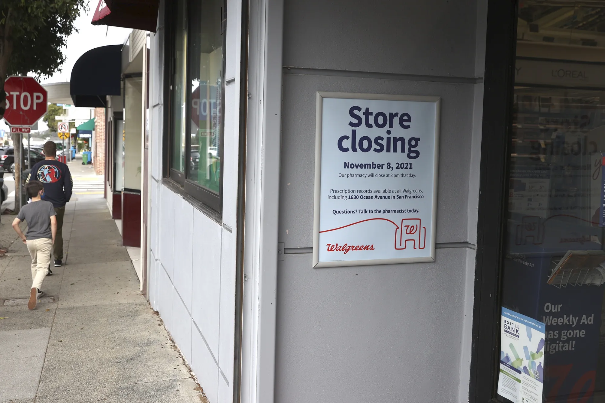 A “Store closing” sign outside a&nbsp;Walgreens&nbsp;after theft rates spiked in San Francisco.