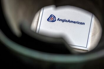 Hedge Fund Elliott Builds a $1 Billion Anglo American Stake