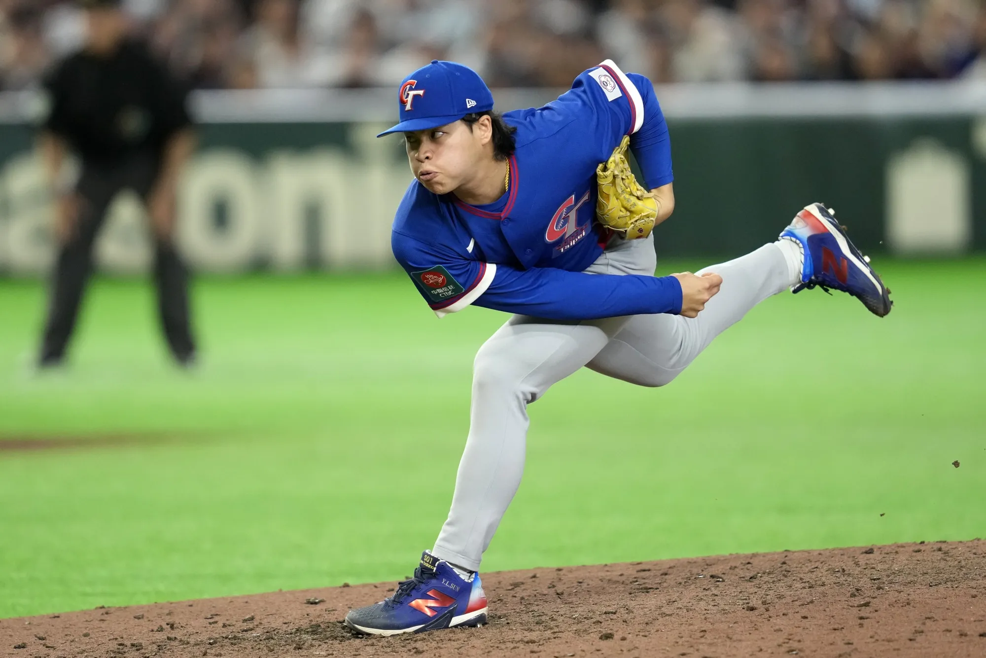 野球の試合か地政学的嵐か　Photographer: Toru Hanai/Getty Images