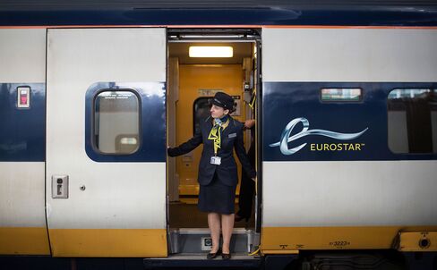 Eurostar to Flood London-Paris With New Trains as Seats Scarce