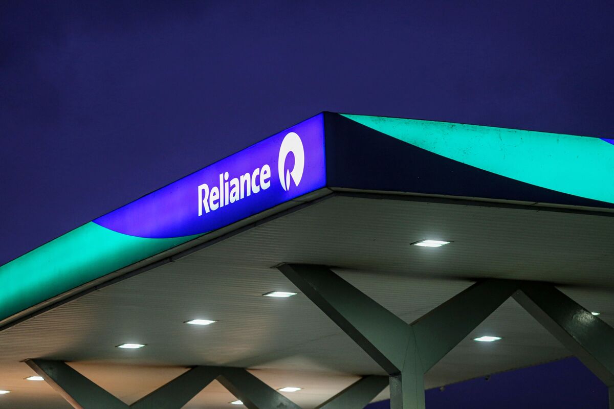 India Slaps Windfall Tax on Oil Firms, Hitting Reliance Shares