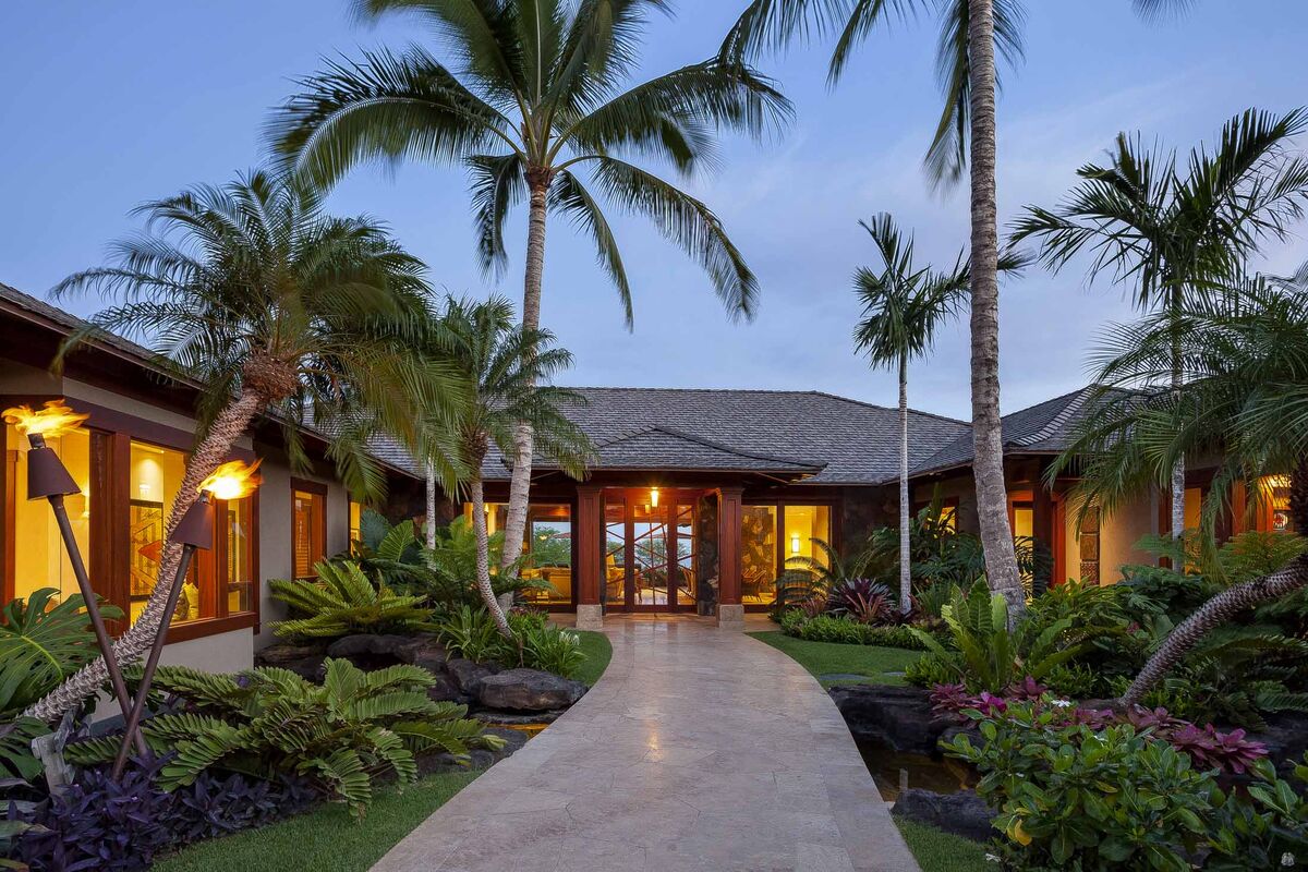 One-Quarter of This $15 Million Hawaii Mansion Is Outdoors ...