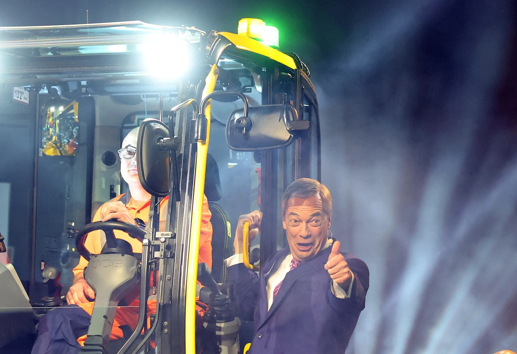 Farage Tries to Sell Trumpism Without Trump to British Voters - Bloomberg