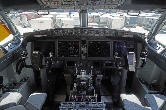 FAA Poised to Say Pilots Don’t Need Fresh 737 Max Simulator Training