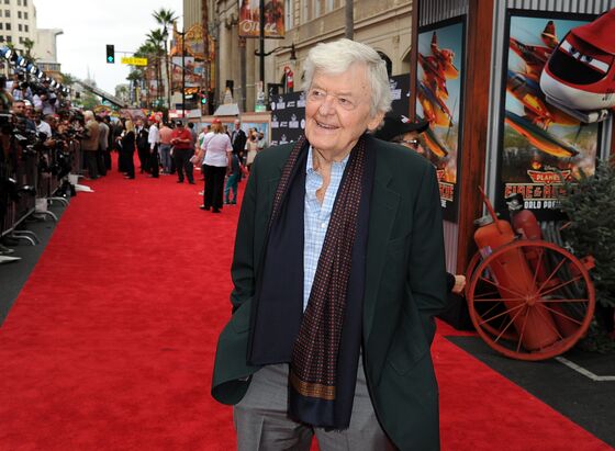 Hal Holbrook, Actor Who Played Twain, ‘Deep Throat,’ Dies at 95