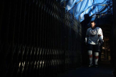O'Sullivan leaves the ice after warmups on Nov. 2, 2009, at Nassau Coliseum in Uniondale, N.Y.
