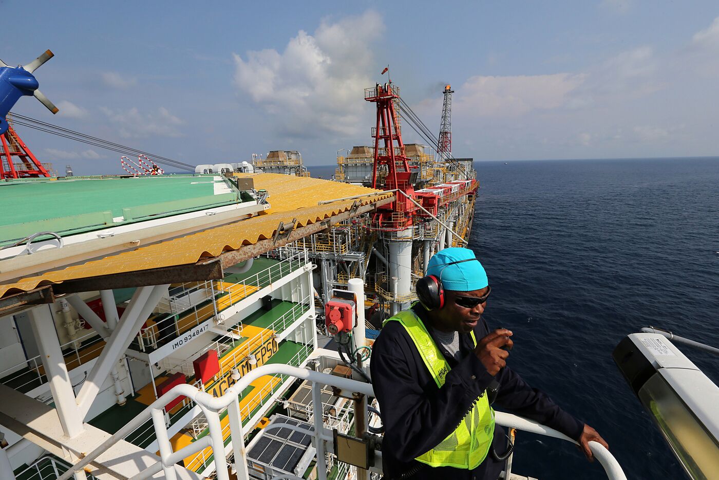 Nigerian Economic Growth Quickens As Oil Output Increases - Bloomberg