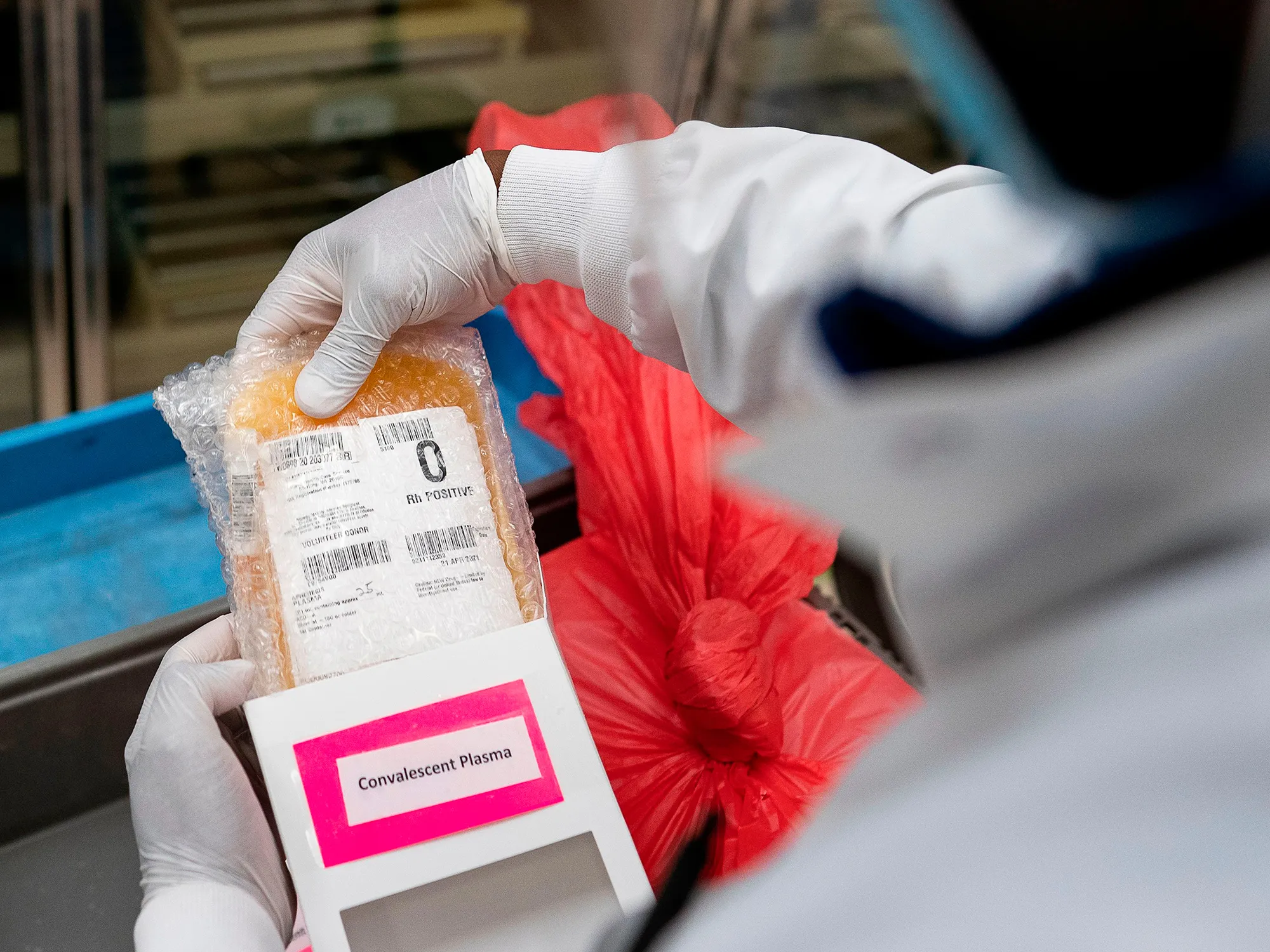 New data from a large U.K. trial added to evidence indicating plasma may not make a difference in treating Covid-19.&nbsp;