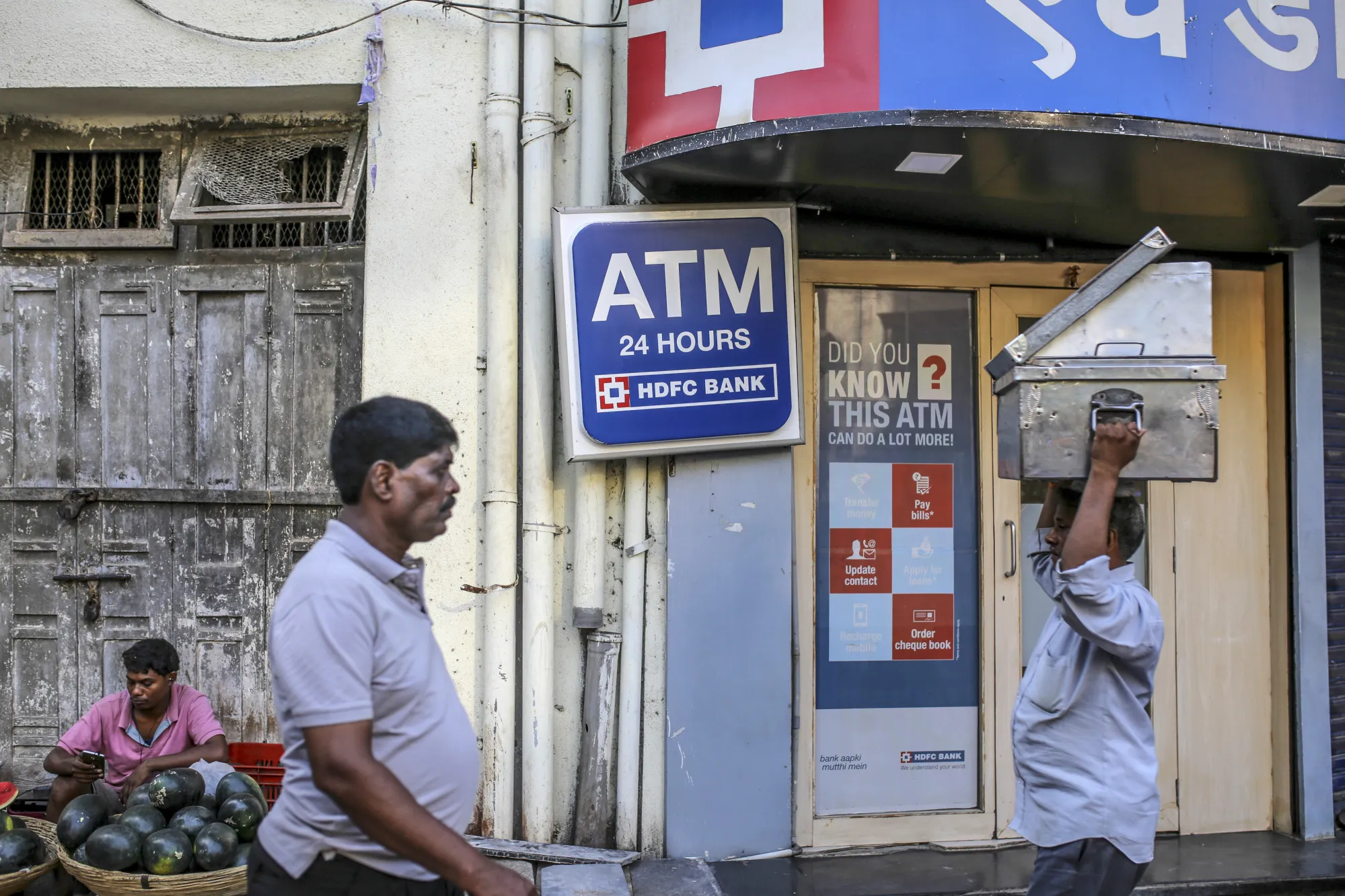 General Images of Banks During The Earnings Season