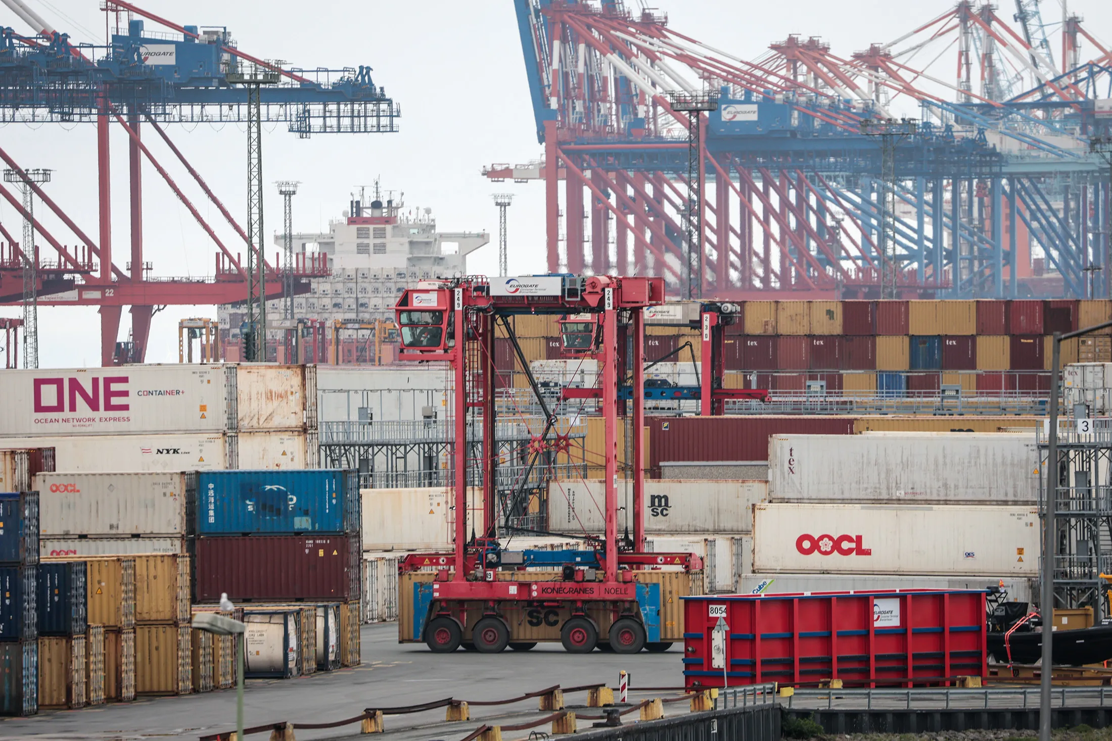 Shipping Bottlenecks in Europe Send a Warning to US, Asia - Bloomberg