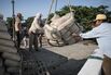 Paotere Harbor's Porters Struggle With Long Hours And Low Pay