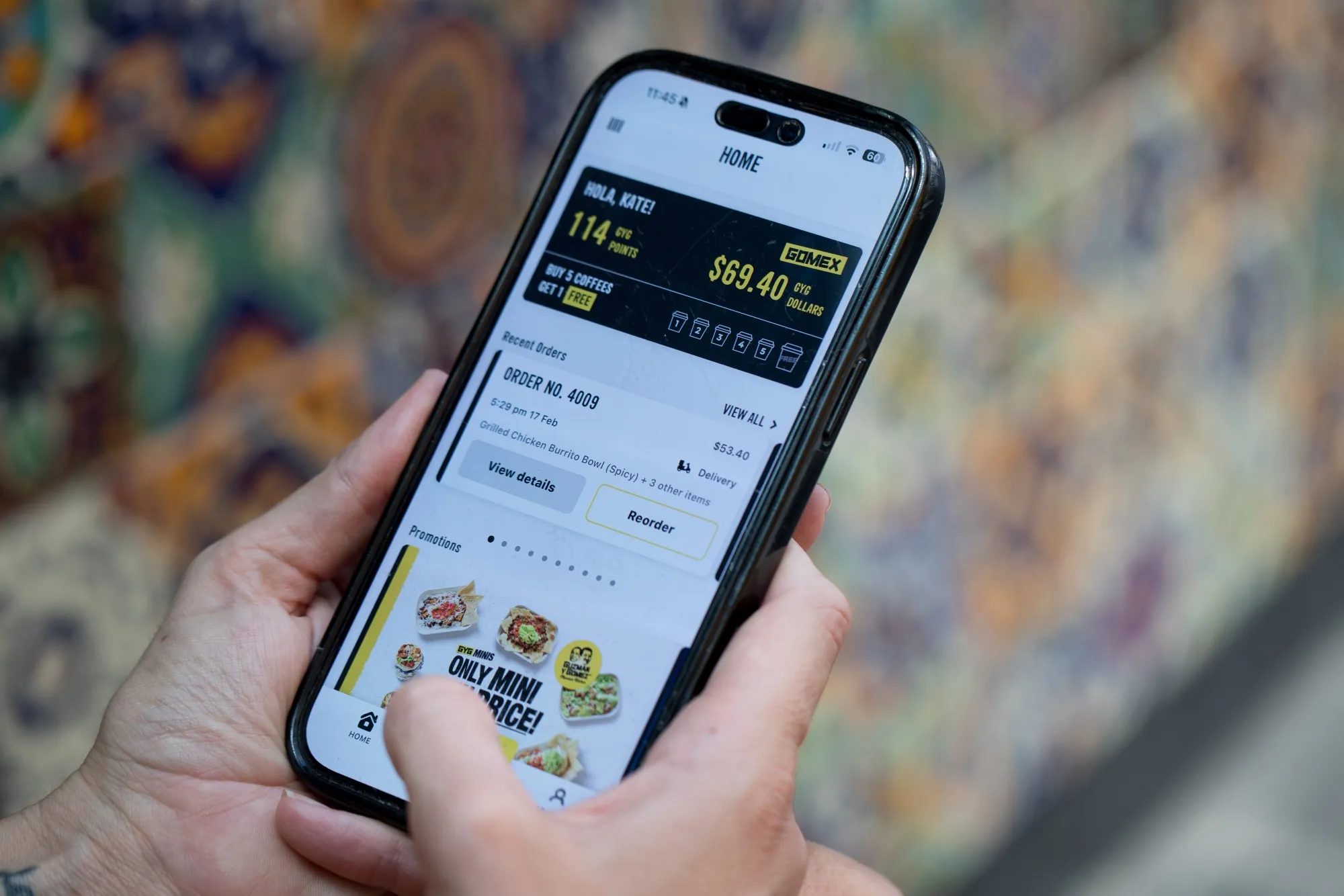スマホ市場は今年、約13%縮小する見通し