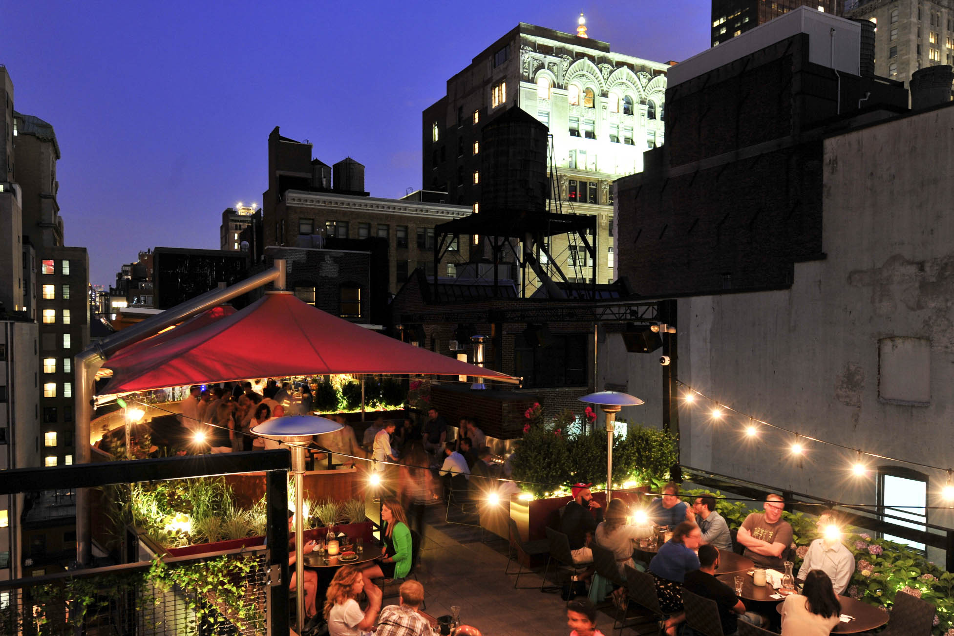 Welcome Summer At New York's Best Outdoor Bars - Bloomberg