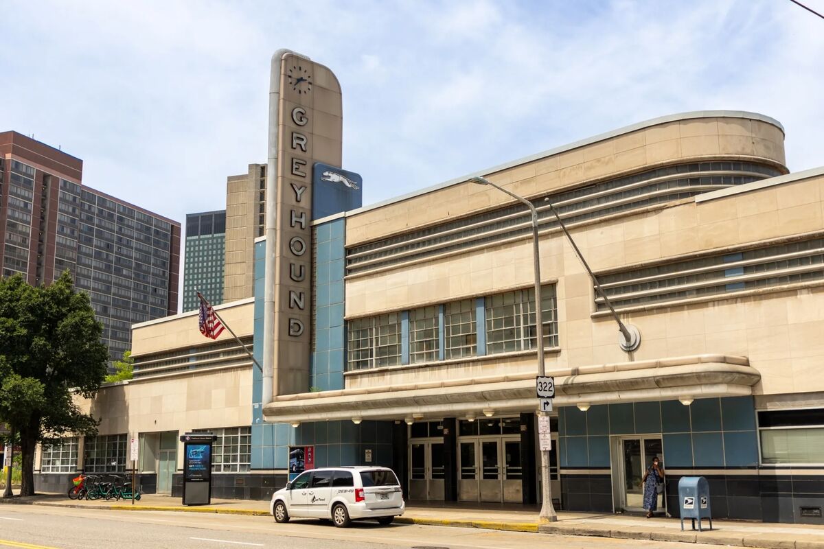 bloomberg.com - Linda Poon - What's Next for the Art Deco Bus Stations of Greyhound's Heyday