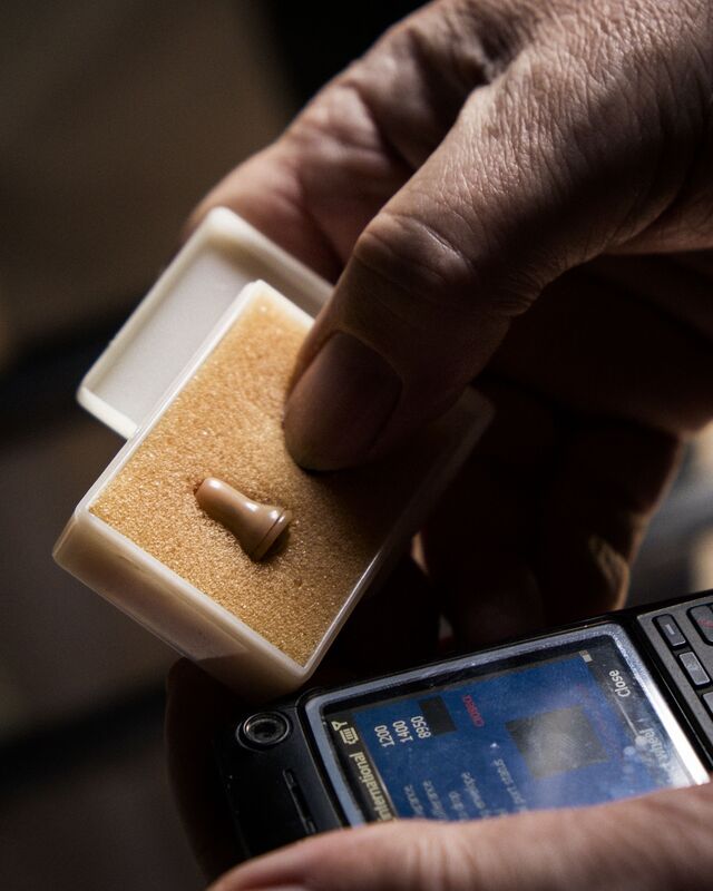 An earpiece and a handheld device adapted to help a user win at roulette.