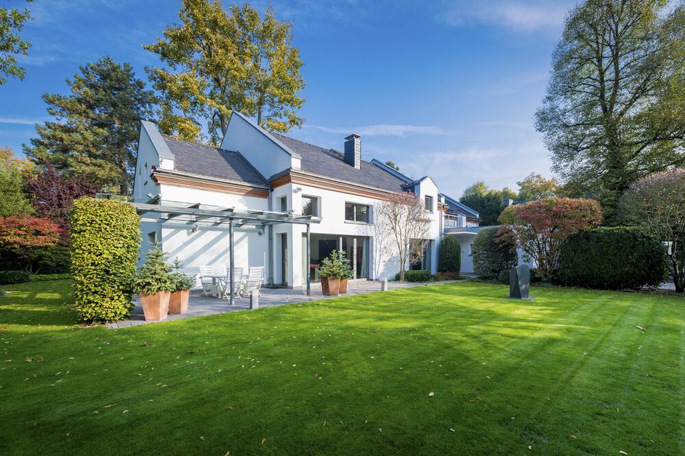 A Real Estate Guide To Frankfurt Listings Neighborhoods Advice Bloomberg