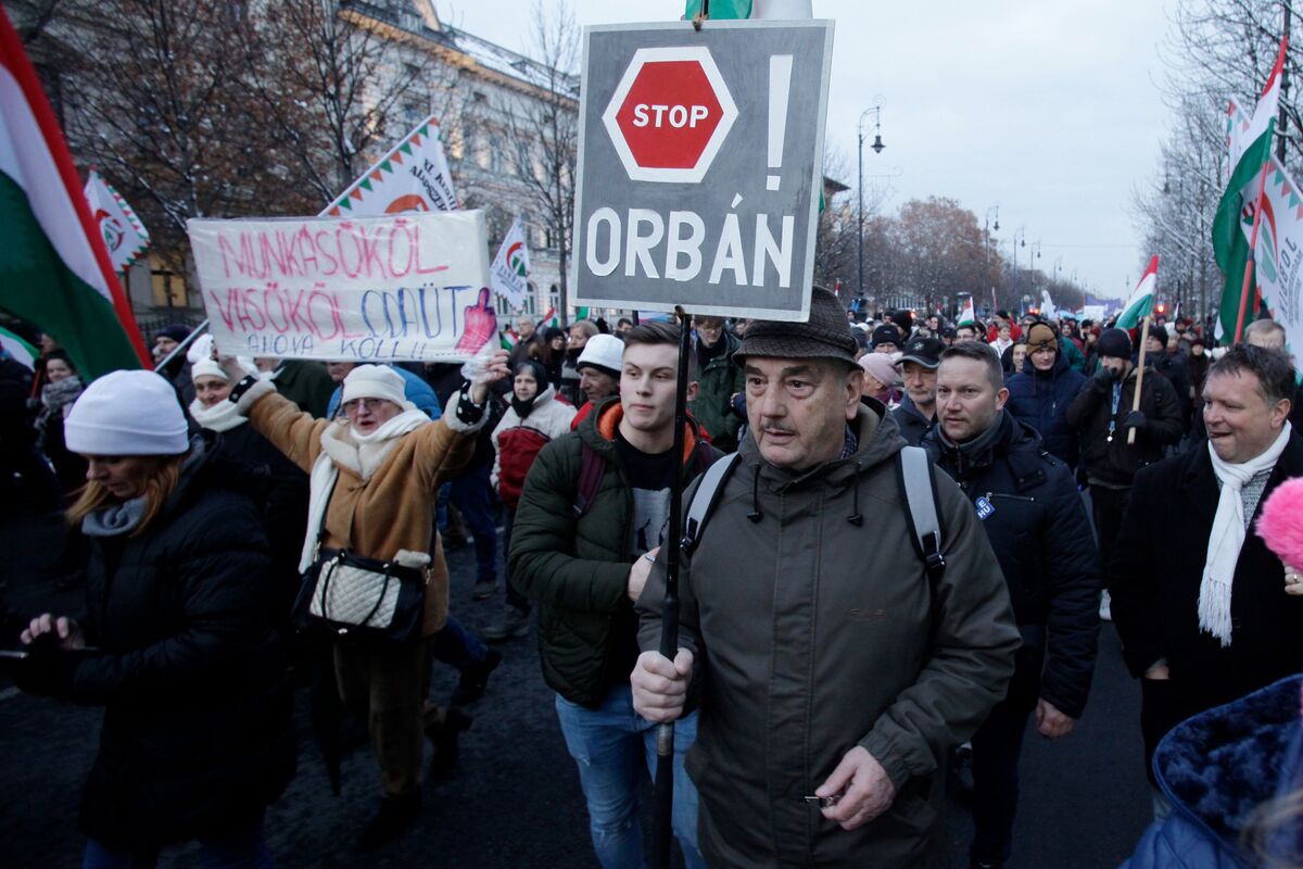 Hungary Protests Orban's 'Slave Law' Gives Europe an Opening Bloomberg