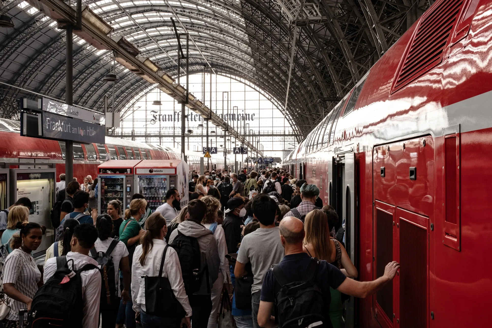 Passengers on the last day of discounted public transport, in Frankfurt in August 2022.
