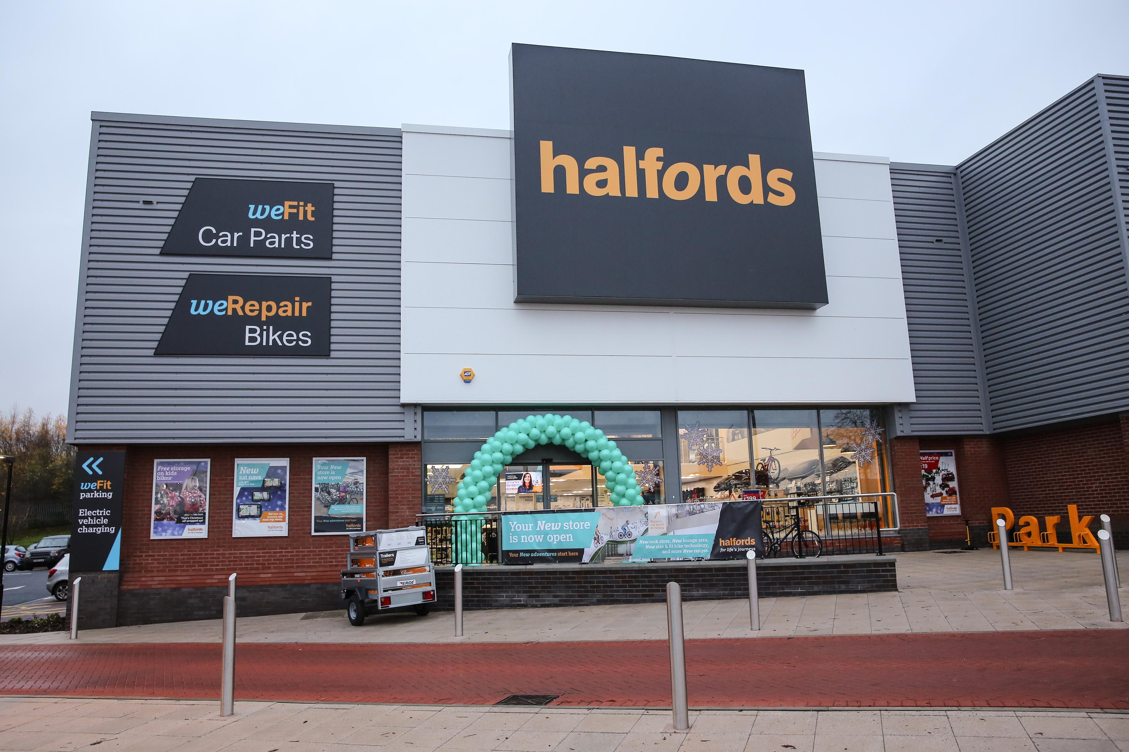 U.K.’s Cars Getting Older May Make Halfords an Unlikely Winner Bloomberg