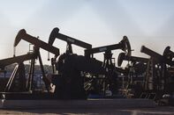U.S. Oil Industry Prioritizes Output Over Debt