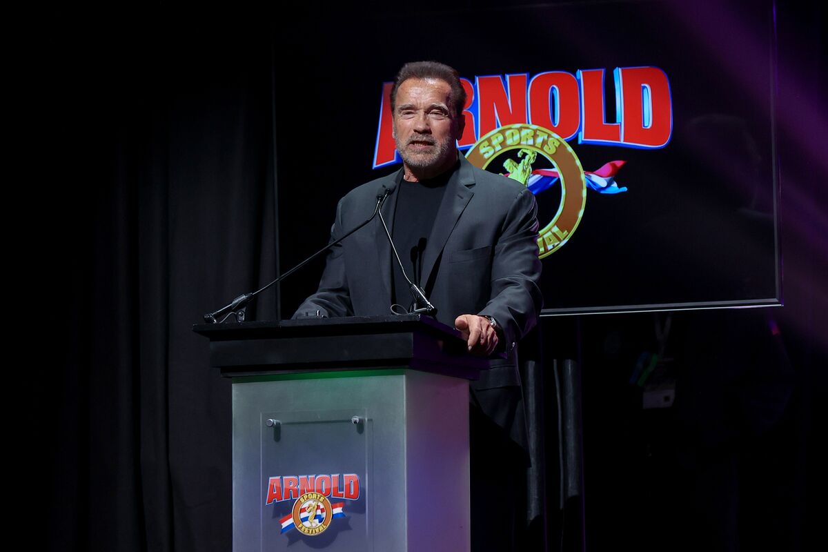 Arnold Schwarzenegger Shares Workout Tips for Virus Quarantine