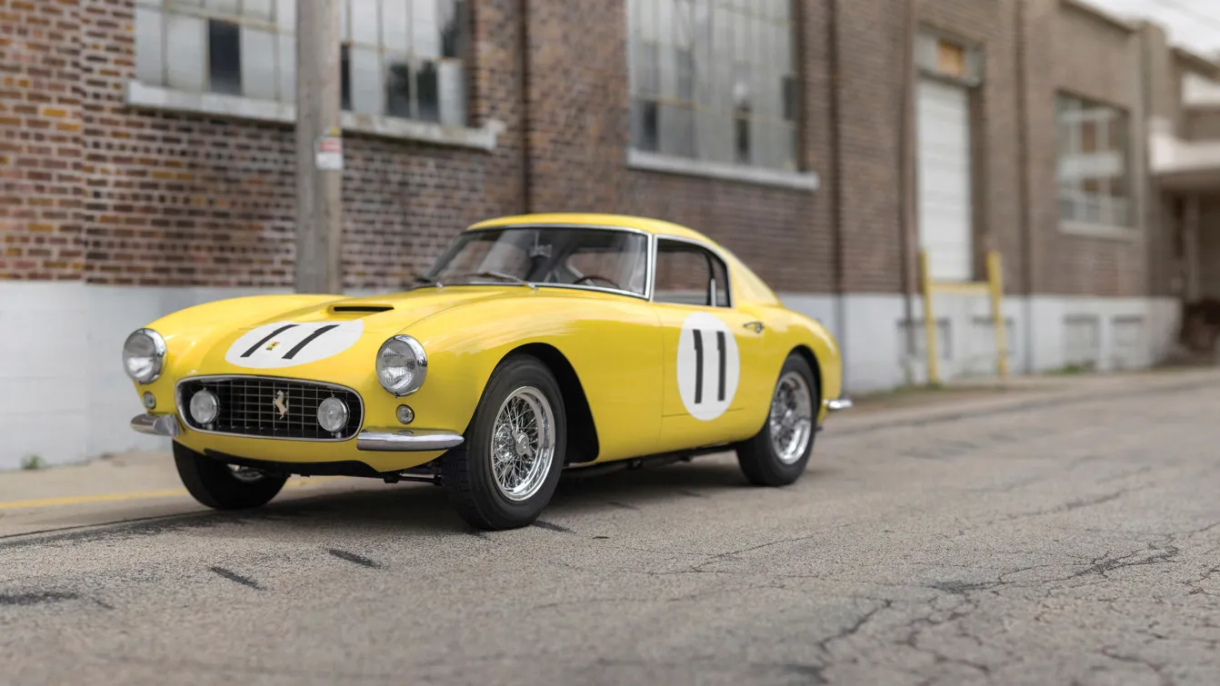 Une Ferrari 250 GT SWB Berlinetta a été vendue plus de 10 millions d'euros à Paris