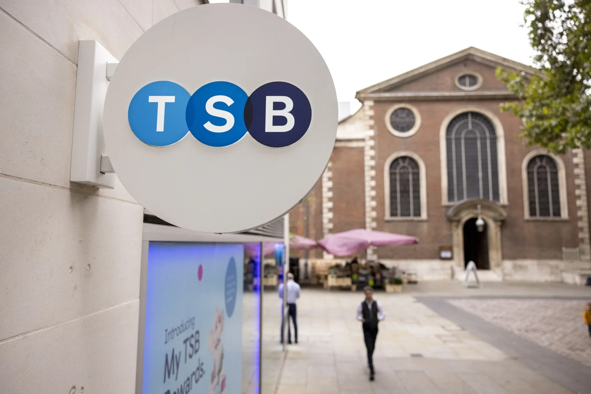 Sabadell Weighs Selling TSB as It Defends Against BBVA Bid - Bloomberg